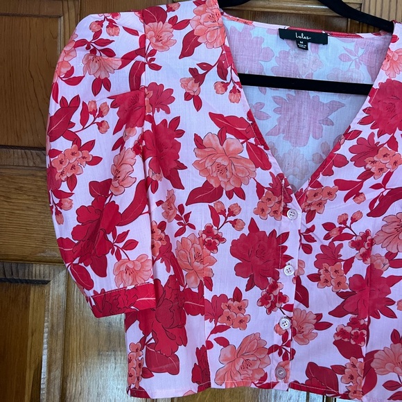 Lulu’s Button Up Top - Picture 2 of 7